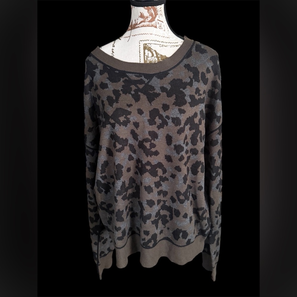 Anthropologie Sweater Women’s Size XL Green Animal Print